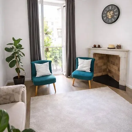 світла з 5 спальними місцями, за 7хв до всіх пляжів круазет Appartement